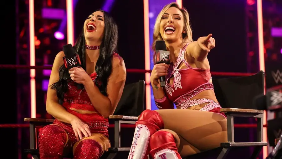 The Iiconics Return On Wwe Raw Cultaholic Wrestling 